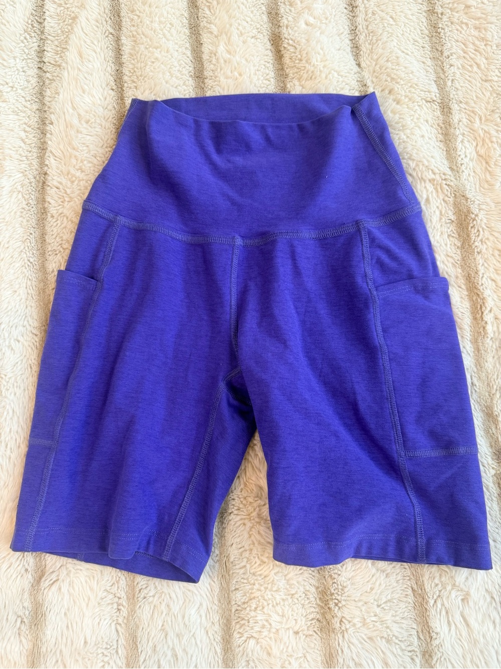 Beyond Yoga Women’s Spacedye Biker Shorts XS Purple High Rise Side Pockets